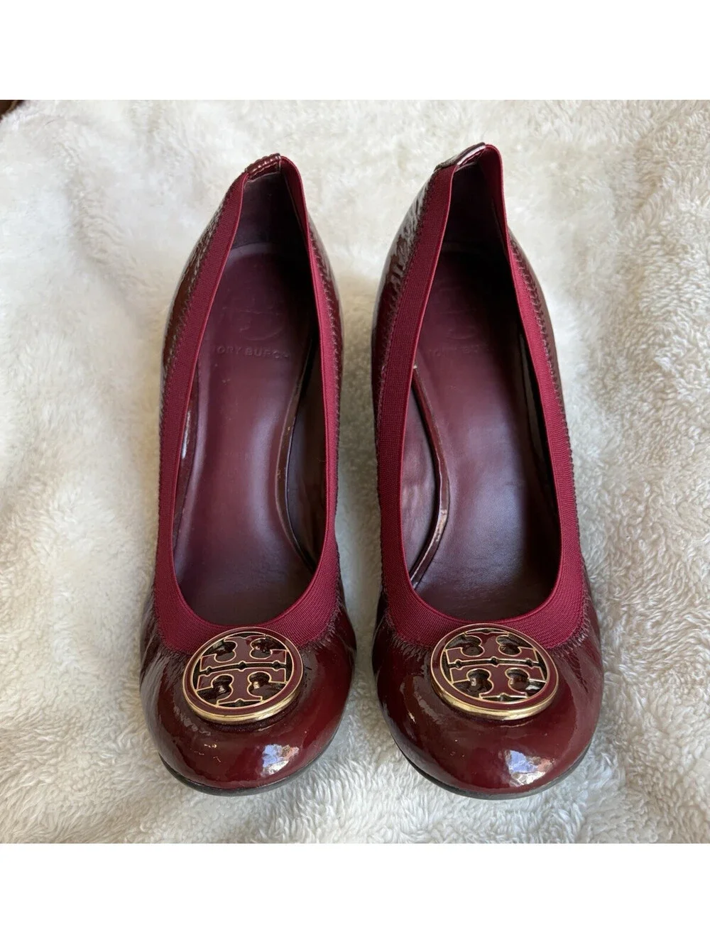 Tory Burch Burgundy Patent Leather Wedge Round Toe Slip On Logo Heels 7.5